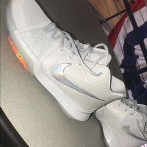 Kyrie 3s time to shine💯